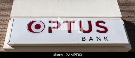 Columbia, SC, USA-8. JANUAR 2010: Optus-Bank-Zeichen und Logo. Stockfoto
