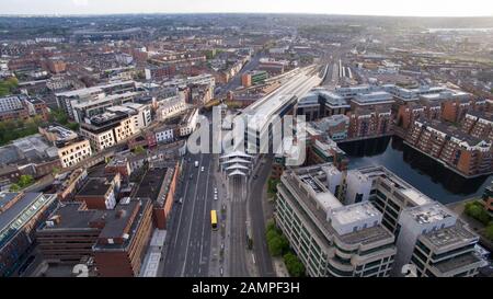 Antenne Brummen auf der Nordseite der Stadt Dublin, Irland Stockfoto