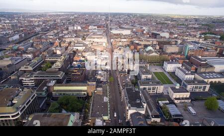 Antenne drone Aussicht auf das Stadtzentrum in Dublin, Irland. Stockfoto