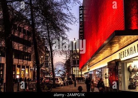 Debenhams Department Store zu Weihnachten, Vere Street, London W1, England, UK. Stockfoto