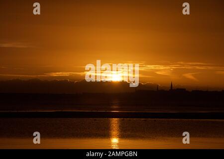 Sonnenuntergang am Hafen von Dun Laoghaire, Dublin, Irland. Stockfoto