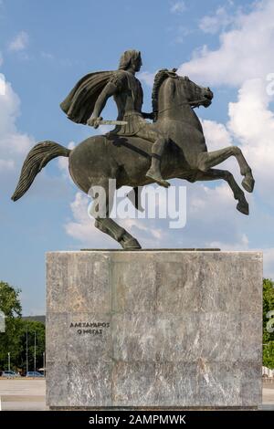 Statue von Alexander dem Großen und seinem Pferd Bucephalus in der Stadt Thessaloniki, Mazedonien, Griechenland. Stockfoto