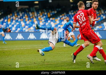 Rom, Kampanien, Italien. Januar 2020. Während des italienischen Fußballpokals SSC Neapel gegen den FC Perugia am 14. Januar 2020 im San Paolo Stadion in Neapel.In Bild: Elmas Credit: Fabio Sasso/ZUMA Wire/Alamy Live News Stockfoto