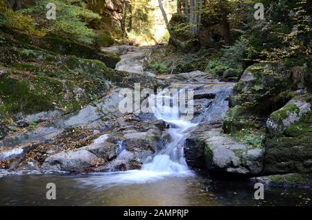 Pesenbachtal in Oberösterreich - der Pesenbach ist ein kleiner Fluss in der Region Mühlviertel, der in die Donau fließt. Stockfoto