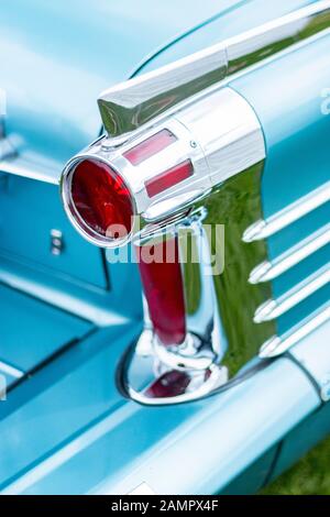 Details der OLDSMOBILE SUPER 88-Schlussleuchten im Jahr 1958 bei Stars & Stripes im Tatton Park UK Stockfoto