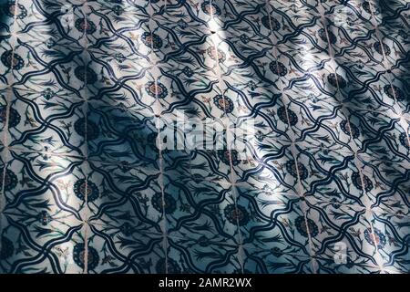 Detail der Wandfliesen im Topkapi Palast Stockfoto