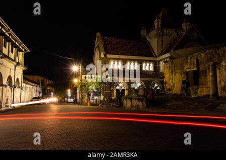 Lange Belichtung Foto wurde in 31 Nacht 2019 in der Nähe des historischen alten Kirche in Galle Fort genommen Stockfoto