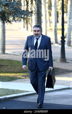 Madrid Spanien; 14.01.2020.- José Manuel Rodríguez Uribes Minister für Kultur und Sport.Pedro Sanchez, präsident Spaniens und seine 22 Minister auf einem Foto des Arbeitsteams und seines ersten ministerrates im La Moncloa-Komplex, Sitz der Exekutivgewalt der Regierung des Königreichs Spanien. Carmen Calvo: Ministerin der Präsidentschaft, Beziehungen zu Den Gerichten und demokratische Erinnerung Pablo Iglesias: Soziale Rechte und 2030 Agenda Nadia Calviño: Wirtschaft und digitale Transformation Teresa Ribera: Ökologische Transition und Demografische Herausforderung Arancha González Laya: Ausländische Angelegenheiten, Europa Stockfoto