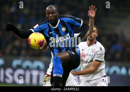 Mailand, Italien. Januar 2020. Romelu lukaku (fc internazionale) während Inter vs Cagliari, italienische TIM-Cup-Meisterschaft in Mailand, Italien, 14. Januar 2020 Credit: Independent Photo Agency/Alamy Live News Stockfoto