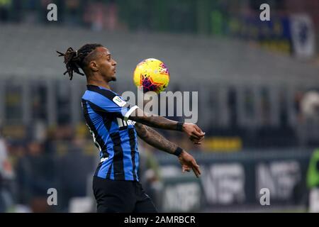 Mailand, Italien, 14. Januar 2020, valentino lazaro (fc Internazionale) während Inter vs Cagliari - italienische TIM-Cup-Meisterschaft - Credit: LPS/Francesco Scaccianoce/Alamy Live News Stockfoto