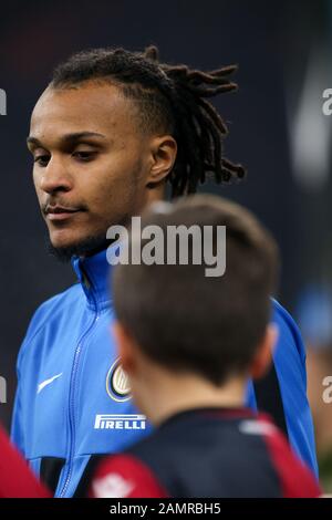 Mailand, Italien. Januar 2020. Valentino lazaro (fc internazionale) während Inter vs Cagliari, italienische TIM-Cup-Meisterschaft in Milano, Italien, 14. Januar 2020 - LPS/Francesco Scaccianoce Credit: Francesco Scaccianoce/LPS/ZUMA Wire/Alamy Live News Stockfoto