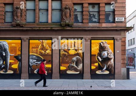 Wandbild des Argyle Street Cafe am ehemaligen Bank of Scotland Building, 50 Argyle Street, Glasgow, Schottland Stockfoto