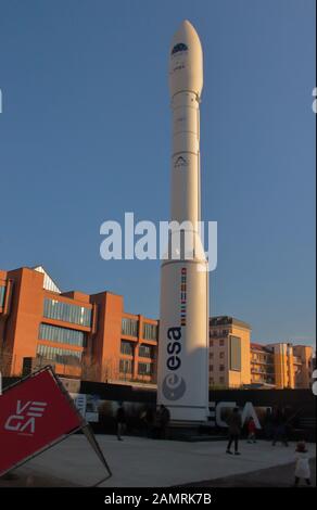 VEGA-Rakete der ESA in Ausstellung im Museum für Wissenschaft in Mailand, Italien Stockfoto