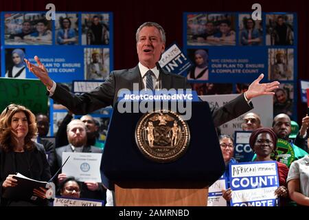 Der New Yorker Bürgermeister Bill de Blasio nimmt an einer Kundgebung zur Aufnahme der NYC Census 2020 Complete Count Campaign am 14. Januar 2020 an der New York University in Ne Stockfoto