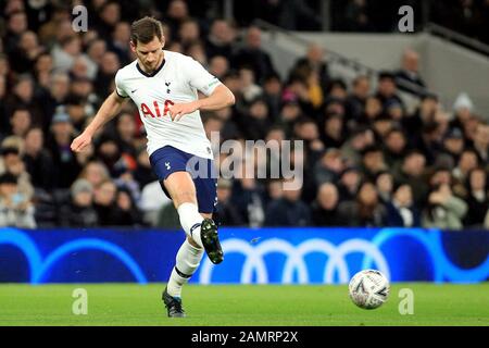 London, Großbritannien. Januar 2020. Jan Vertonghen von Tottenham Hotspur im Einsatz. Der Emirates FA Cup, das 3. Rückspielspiel, Tottenham Hotspur V Middlesbrough im Tottenham Hotspur Stadium in London am Dienstag, den 14. Januar 2020. Dieses Bild darf nur für redaktionelle Zwecke verwendet werden. Nur redaktionelle Nutzung, Lizenz für kommerzielle Nutzung erforderlich. Keine Verwendung bei Wetten, Spielen oder Einzelpublikationen für Vereine/Liga/Spieler. Pic von Steffan Bowen/Andrew Orchard Sportfotografie/Alamy Live News Credit: Andrew Orchard Sportfotografie/Alamy Live News Stockfoto