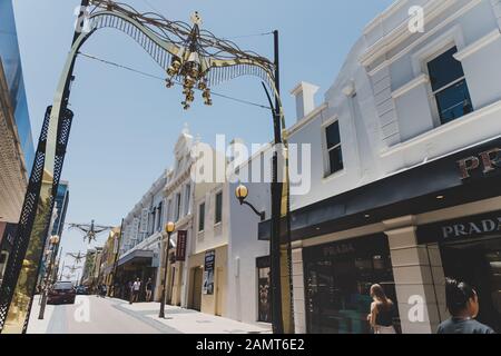 Perth, WESTERN AUSTRALIA - 26. Dezember 2019: Architektur und Details der Straßen von Perth modern CBD Stockfoto