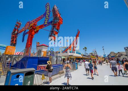 Blick auf Santa Cruz Beach & Kirmes auf der Promenade, Santa Cruz, Kalifornien, Vereinigte Staaten von Amerika, Nordamerika Stockfoto