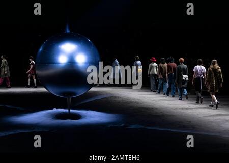 Mailand, Italien. Januar 2020. Gucci Herbst/Winter 2020/2021 Start- Und Landebahn während der Mailänder Fashion Week Men'Äôs Januar 2020 - Mailand, Italien 14.01.2020 weltweite Nutzung Credit: Dpa/Alamy Live News Stockfoto