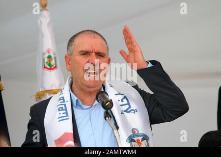 Tunis, Tunisien. Januar 2020. Noureddine Taboubi, der tunesische Generalsekretär der Arbeitsunion (UGTT), hält während des Jubiläums eine Rede. Die Tunesier versammeln sich im Gebäude der Tunesischen Allgemeinen Arbeitsunion (UGTT) zum 9. Jahrestag des Abtrünnigen von Präsident Zine El Abidine Ben Ali. Credit: Sopa Images Limited/Alamy Live News Stockfoto