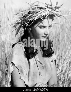 Anna Brazzou, Publicity Portrait for the Film, "Bed of Grass" (Griechisch: Ayoupa oder Agioupa zu koritsi tou kampou), Parnassus Films Inc., 1957 Stockfoto