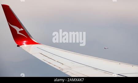 Der Flügel einer Qantas Boeing 737 Stockfoto