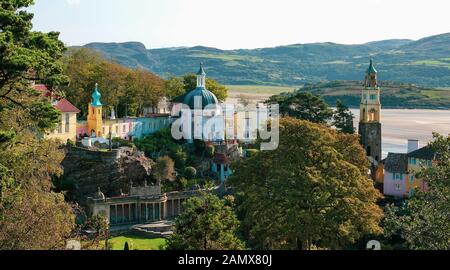 Portmeirion, ein touristisches Dorf im italienischen Stil in Gwynedd, Nordwales Stockfoto