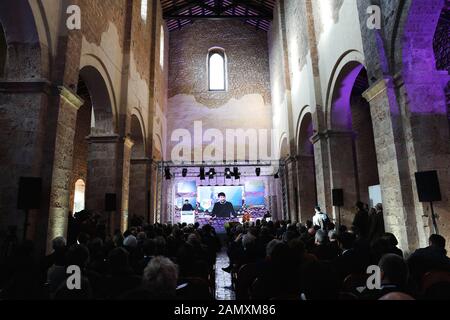 Der italienische Kultusminister Dario Franceschini ist auf dem Parteitag der Demokratischen Partei in Abbazia di San Pastore, Contigliano, Provinz Rieti, Ita Stockfoto