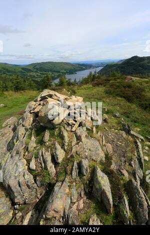 Summit Cairn on Glenridding Dodd Fell, Glenridding, Lake District National Park, Cumbria, England, UK Glenridding Dodd Fell ist einer der 214 Wainwrig Stockfoto