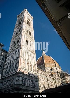 Detail der Kathedrale von Florenz mit einem blauen Himmel, Il Duomo Stockfoto