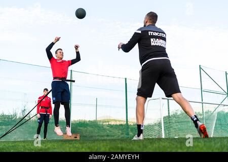 Torwarttraining: Torwart Sven Mueller (KSC), Torwarttrainer Markus Miller (KSC). De / Fußball / 2. Bundesliga: Karlsruher SC - Trainingslager, 15. Januar 2020 Fußball / Fußball: 2. Bundesliga: KSC Trainingslager, Karlsruhe, 15. Januar 2020 weltweite Nutzung Stockfoto