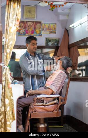 Friseur in Jaisalmer, Indien Stockfoto