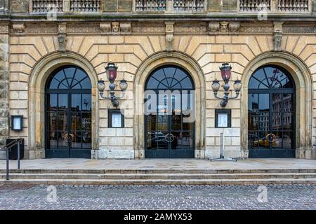 Königlich Dänisches Theater Eingang. Aktuelle Gebäude erbaut 1872-74 und von Wilhelm Dahlerup in der Kongens Nytorv 1, Kopenhagen, Dänemark, Stockfoto