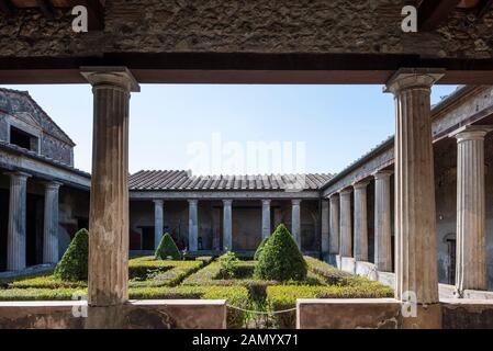 Pompei. Italien. Archäologische Stätte von Pompeji. Haus von Menander (Casa del Menandro), Peristyle (Garten). Regio I-10-4 Stockfoto