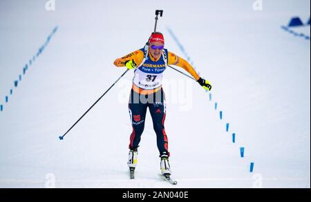 Ruhpolding, Deutschland. Januar 2020. Biathlon: Weltcup, Sprint 7,5 km, Frauen in der Chiemgauer Arena. Denise Herrmann aus Deutschland überfährt die Ziellinie. Credit: Sven Hoppe / dpa / Alamy Live News Credit: Dpa Picture Alliance / Alamy Live News Stockfoto