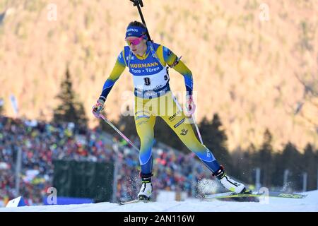 Ruhpolding, Deutschland. Januar 2020. Hanna OEBERG (SWE), Action, Einzelaktion, Einzelbild, Ausschneiden, Ganzkörperaufnahme, ganze Figur. 7,5 km Sprint der Frauen, Frauen am 15. Januar 2020. IBU-Biathlon-Weltcup 2020 in Ruhpolding, Saison 2019/20. Weltweite Verwendung Stockfoto