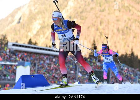 Ruhpolding, Deutschland. Januar 2020. Tiril ECKHOFF (NOR), Action, Einzelaktion, Einzelbild, Ausschneiden, Ganzkörperaufnahme, ganze Figur. 7,5 km Sprint der Frauen am 15. Januar 2020. IBU-Biathlon-Weltcup 2020 in Ruhpolding, Saison 2019/20. Weltweite Verwendung Stockfoto