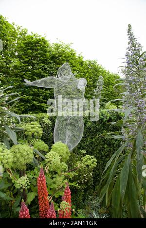 RHS CHELSEA FLOWER SHOW 2013 ARTHRITIS RESEARCH UK GARTEN DESIGNER CHRIS BEARDSHAW. Stockfoto