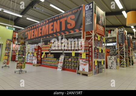 Frankreich Brive La Gaillarde: 08/2018, leeren Baumarkt, Baumarkt; Stockfoto