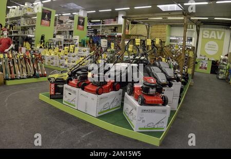 Frankreich Brive La Gaillarde: 08/2018, leeren Baumarkt, Baumarkt; Stockfoto