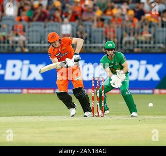 Januar 2020; Optus Stadium, Perth, Western Australia, Australien; Big Bash League Cricket, Perth Scorchers versus Melbourne Stars; Cameron Bancroft von den Perth Scorchers spielt durch Midwicket - redaktionelle Verwendung Stockfoto