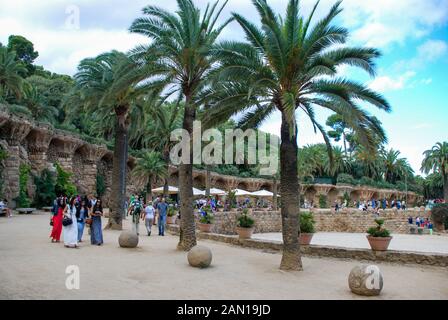 BARCELONA, SPANIEN - September 2013: Parck Güell in Barcelona, Spanien. Es ist ein Park, der von einem Künstler Antoni Gaudi. Stockfoto