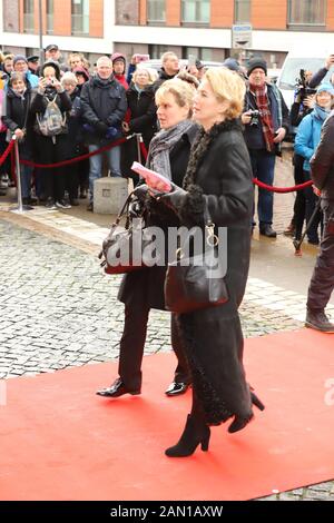 V.l. Anja Nejarri, Dorothea Schenck, Trauerfeier für Jan Fedder, St. Michaelis, Englische Planke, Hamburg, 14.01.2020 Stockfoto