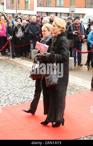 V.l. Anja Nejarri, Dorothea Schenck, Trauerfeier für Jan Fedder, St. Michaelis, Englische Planke, Hamburg, 14.01.2020 Stockfoto