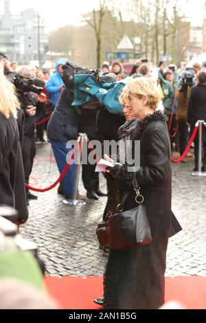 V.l. Anja Nejarri, Dorothea Schenck, Trauerfeier für Jan Fedder, St. Michaelis, Englische Planke, Hamburg, 14.01.2020 Stockfoto