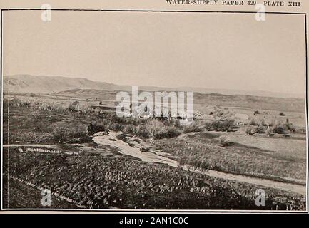 Grundwasser in den Becken von San Jacinto und Temecula, Kalifornien. Tern ecu i aCanyon riwrsMiB -r "?  i"r-JB t. * S^?^, ATER-SUPPLY PAPER 429 PLATE XIU. A. TAL ODER FLUSS TEMECULA. Stockfoto