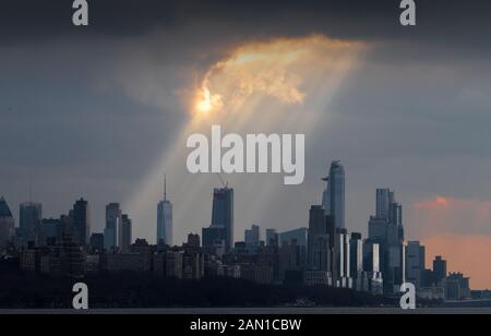 Die atemberaubende Skyline von Midtown und Lower Manhattan Island, New York City, Vereinigte Staaten von Amerika 2018. Stockfoto