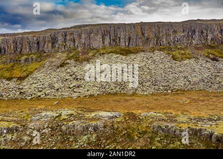 Lava- und Moos-Landschaft, Skardshamarsland, Borgarfjordur, Island Stockfoto