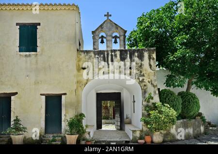 Griechenland, Insel Zakynthos, Glockenturm des Klosters Agios Georgiou Krimnon Stockfoto