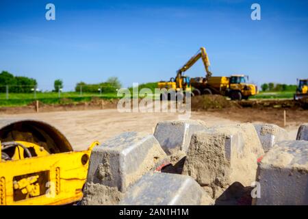 Detailansicht auf Spikes, Pattern-spuren von riesigen Straßenwalze für die Verdichtung von Böden auf der Straße Stiftung an der Baustelle. Stockfoto