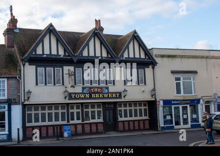 Gosport, Hampshire, UK, 10. Januar 2020. Die Altstadt Brauerei Pub in Gosport, die noch geschlossen. Stockfoto